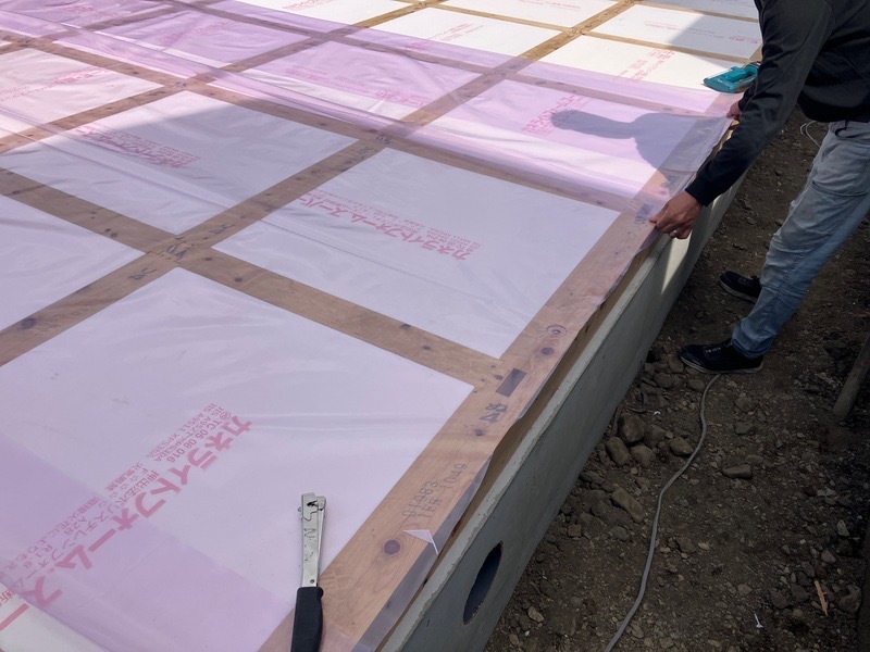 12/16　気密工事のほんの一部です