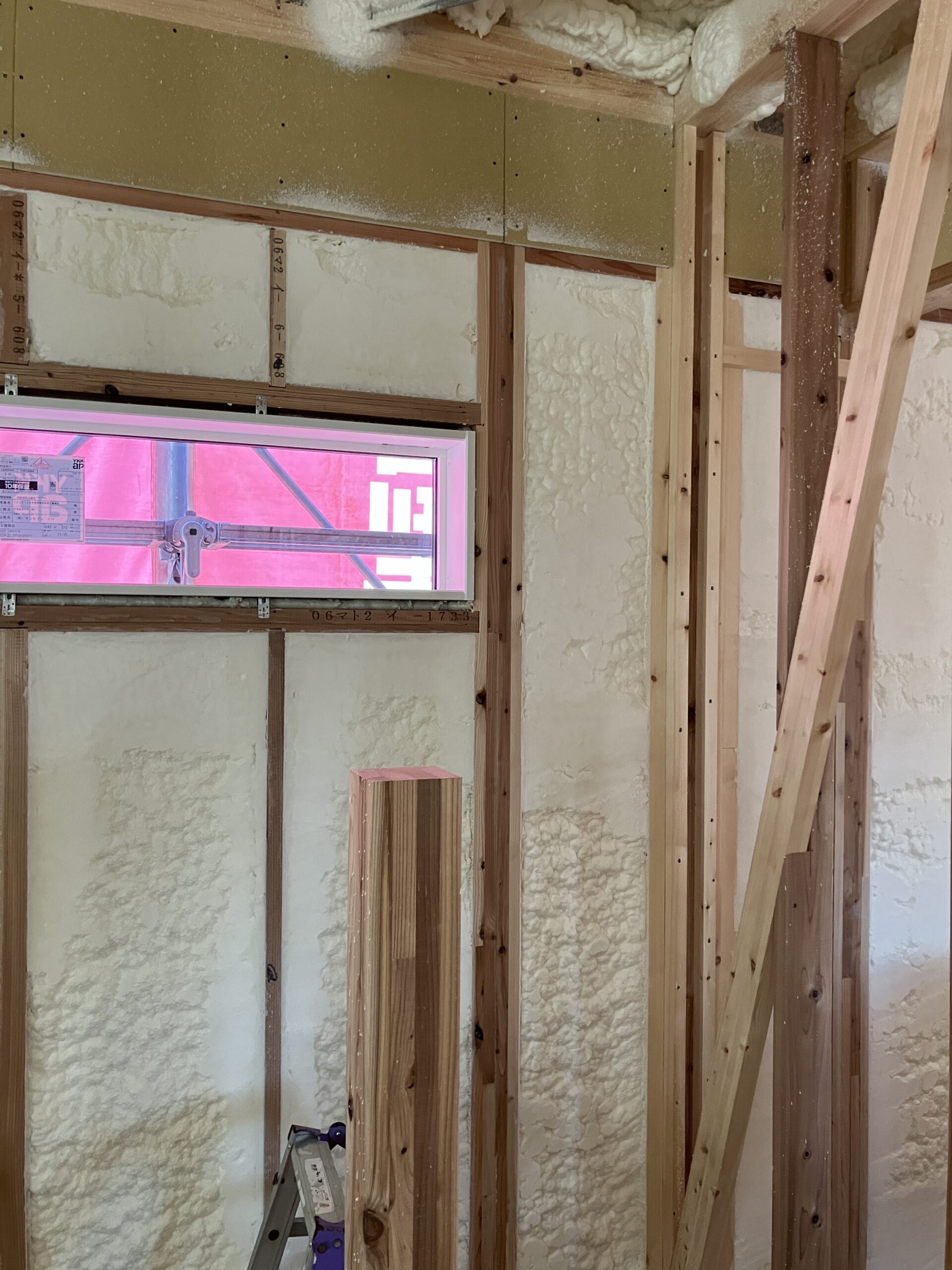 12/21　断熱工事完了です！